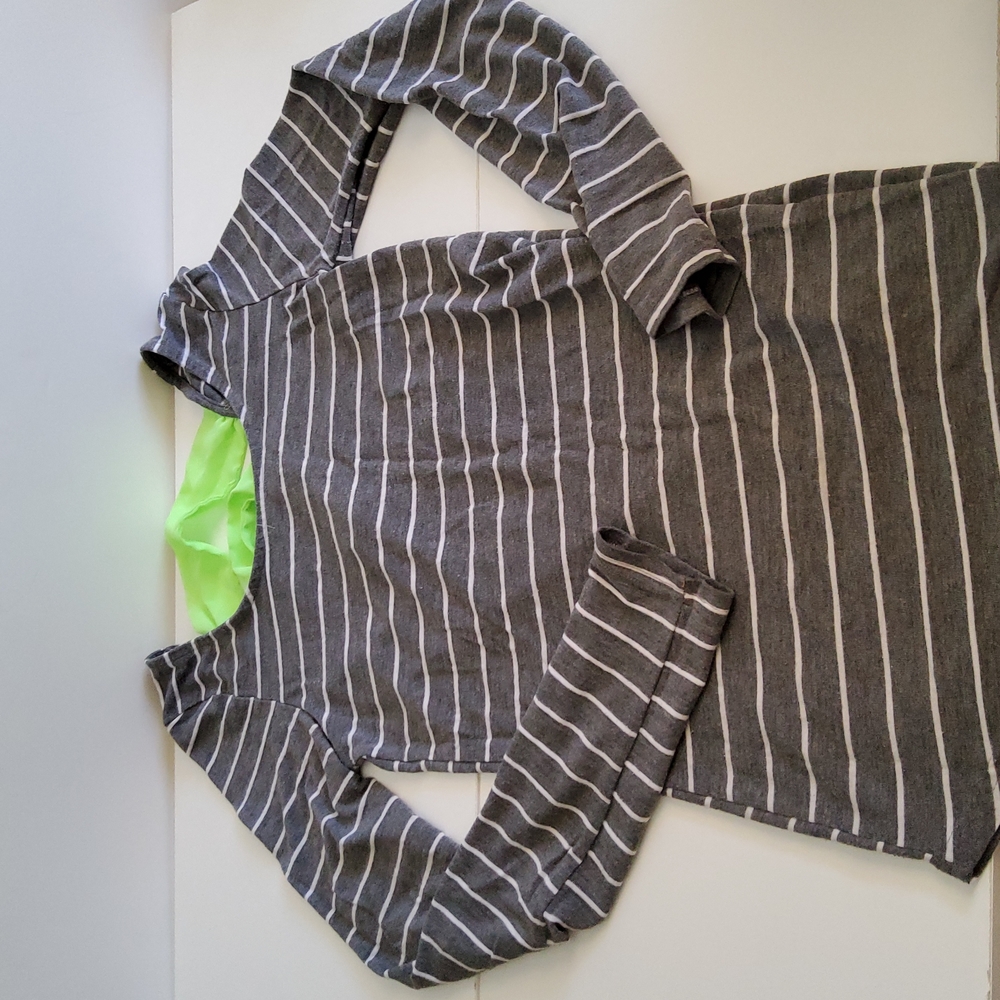 rue21 Long sleeve Grey striped t-shirt